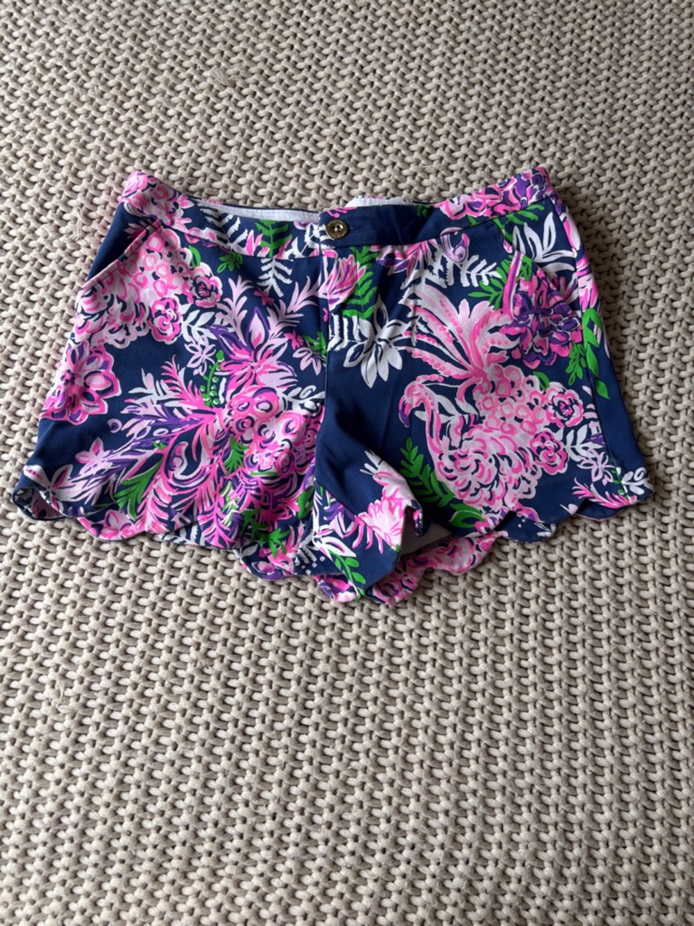Navy Floral Scallop Hem Women's Shorts